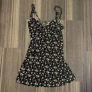 MISSGUIDED Floral Mini Dress